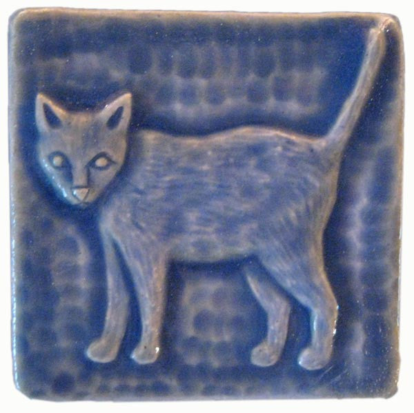 mold-made vs handmade ceramic cat fountains